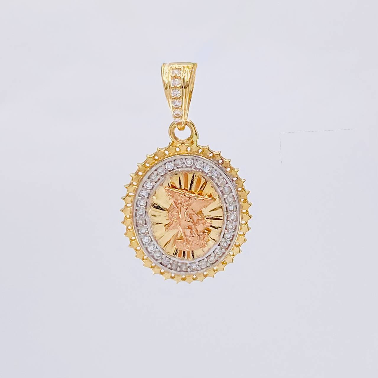 Dije San Miguel Arcangel 3 g / 2.5 cm Tres Oros 18K