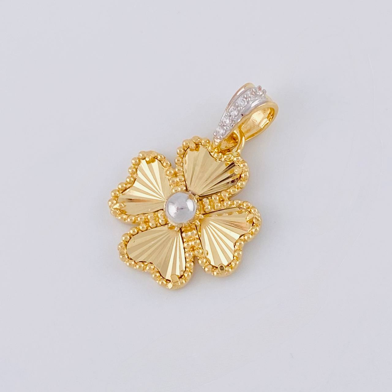 Dije Trebol 2.8 g / 2.5 cm Dos Oros Amarillo Blanco 18K