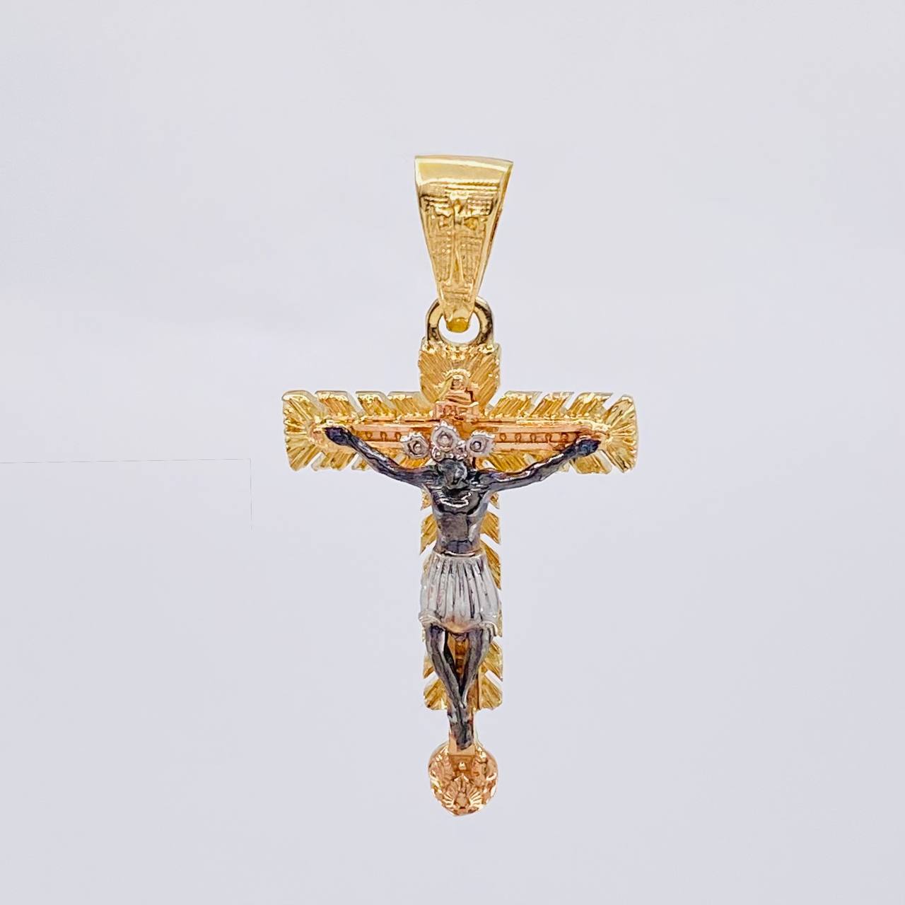 Dije Cristo Señor De Los Milagros 4.5 g / 3.5 cm Tres Oros 18K