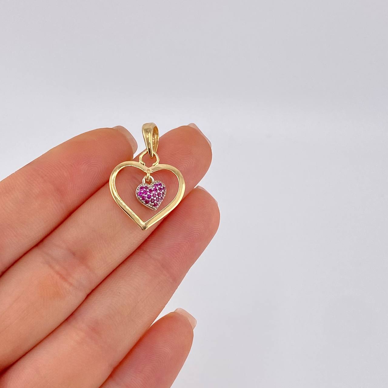 Dije Doble Corazón Colgante 1.9 g / 2.7 cm Dos Oros Amarillo Blanco 18K