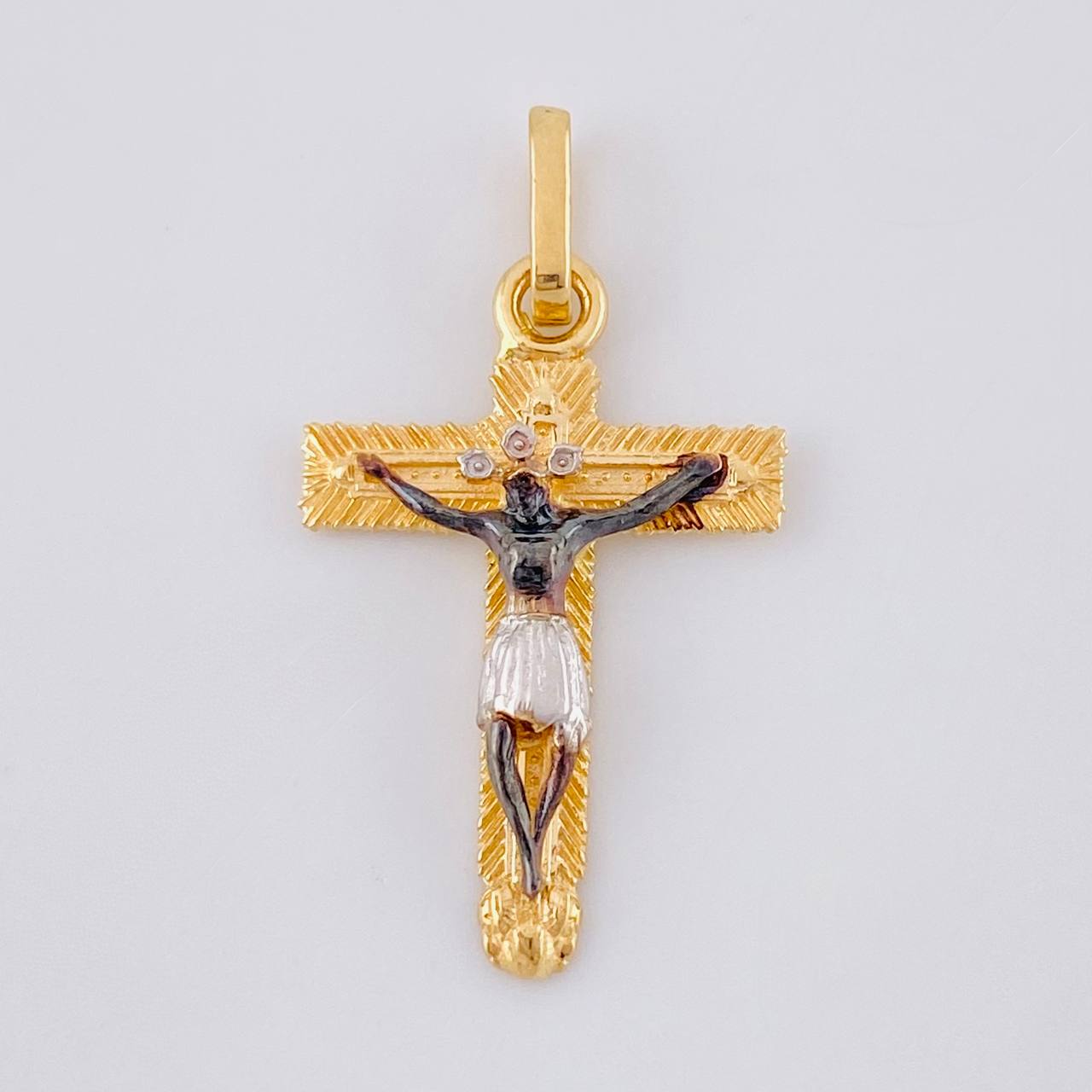 Dije Cristo Señor De Los Milagros 1.4 g / 2.7 cm Tres Oros 18K