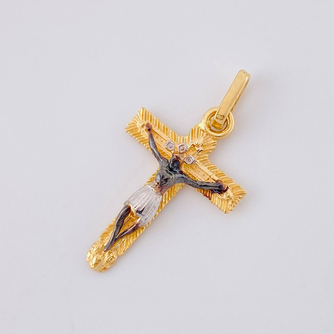 Dije Cristo Señor De Los Milagros 1.5 g / 2.7 cm Tres Oros 18K