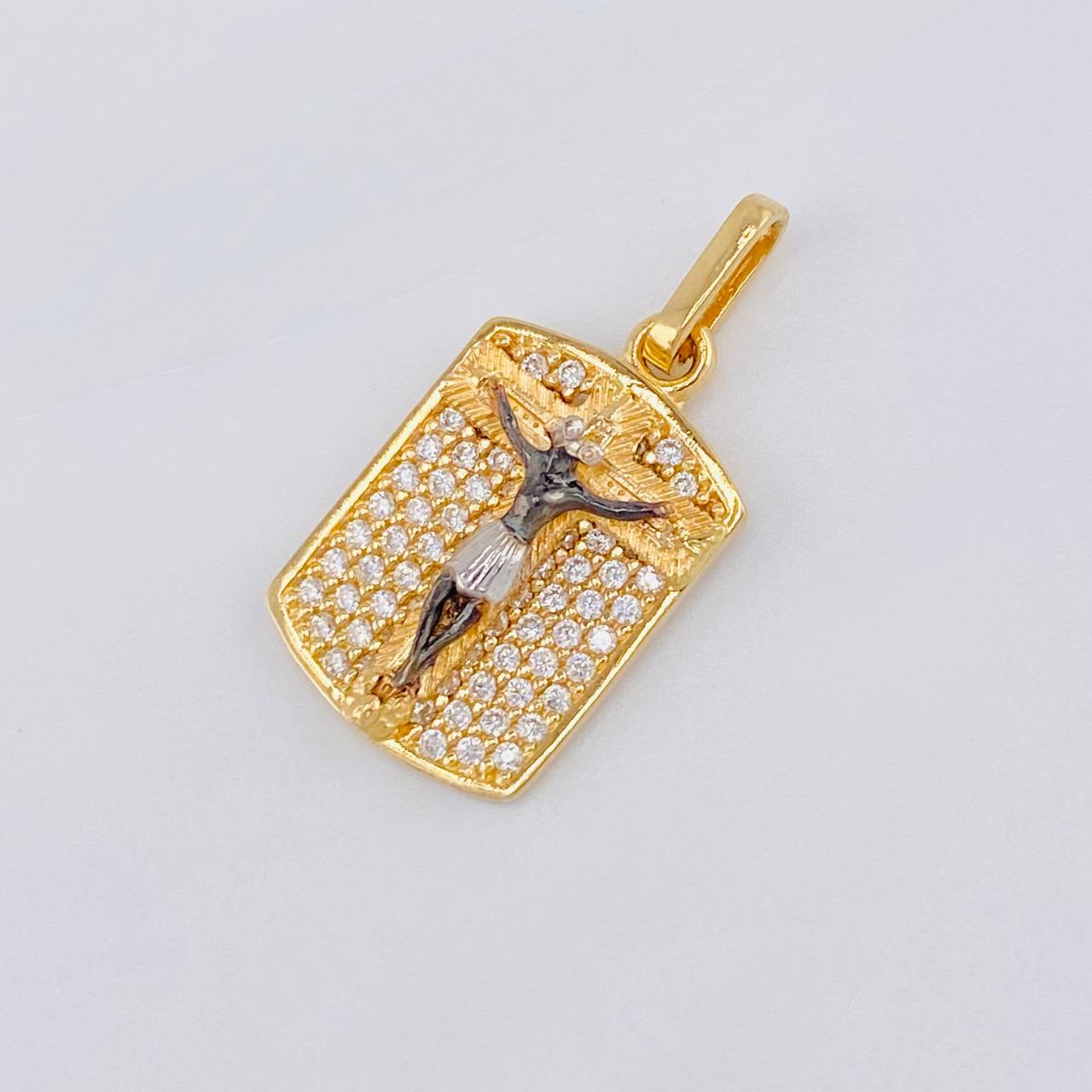 Dije Placa Cristo Señor De Los Milagros 4.55 g / 2.2 cm Dos Oros Negro Amarillo 18K