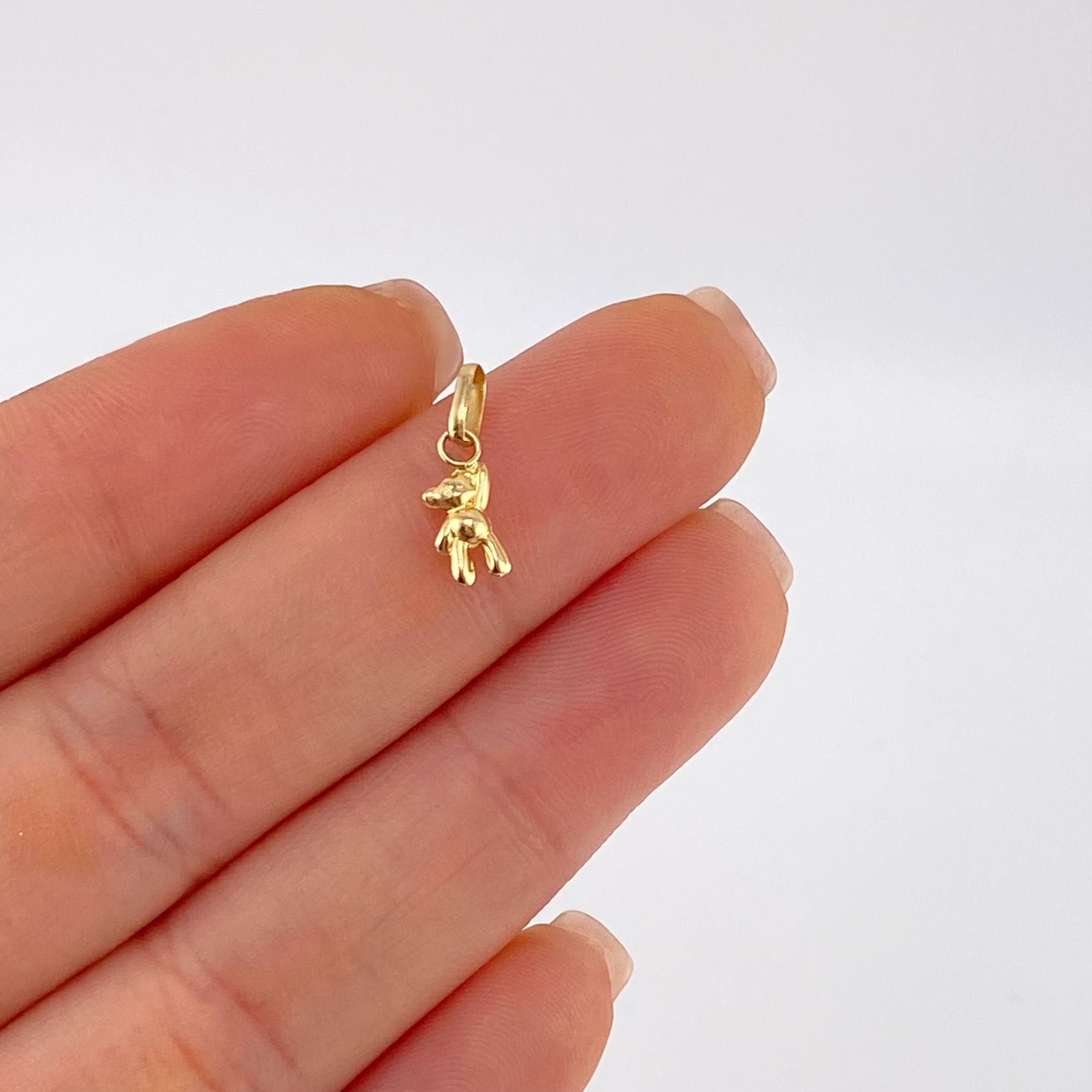 Dije Oso Mano Arriba 0.25 g / 1.4 cm Oro Amarillo 18K
