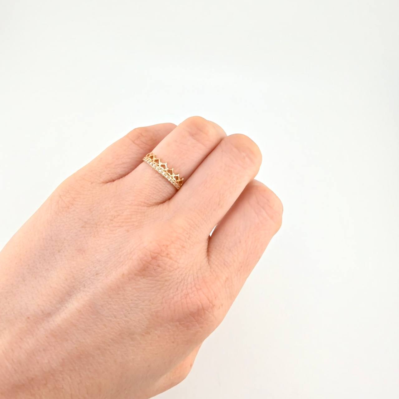 Anillo Corona Corazones 1.35 g / T6 Oro Amarillo 18K
