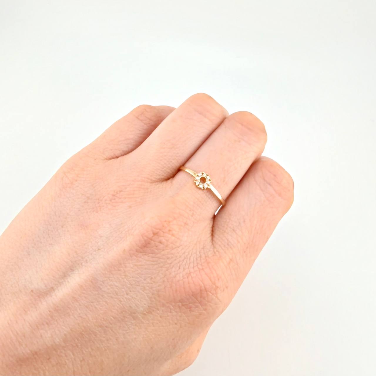 Anillo Circular 1.35 g / T7 1/2 Oro Amarillo 18K
