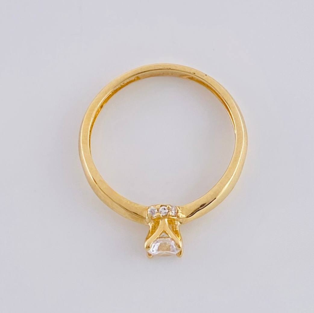 Anillo Solitario Cuatro Hojas 1.85 g / T6 1/2 Oro Amarillo 18K