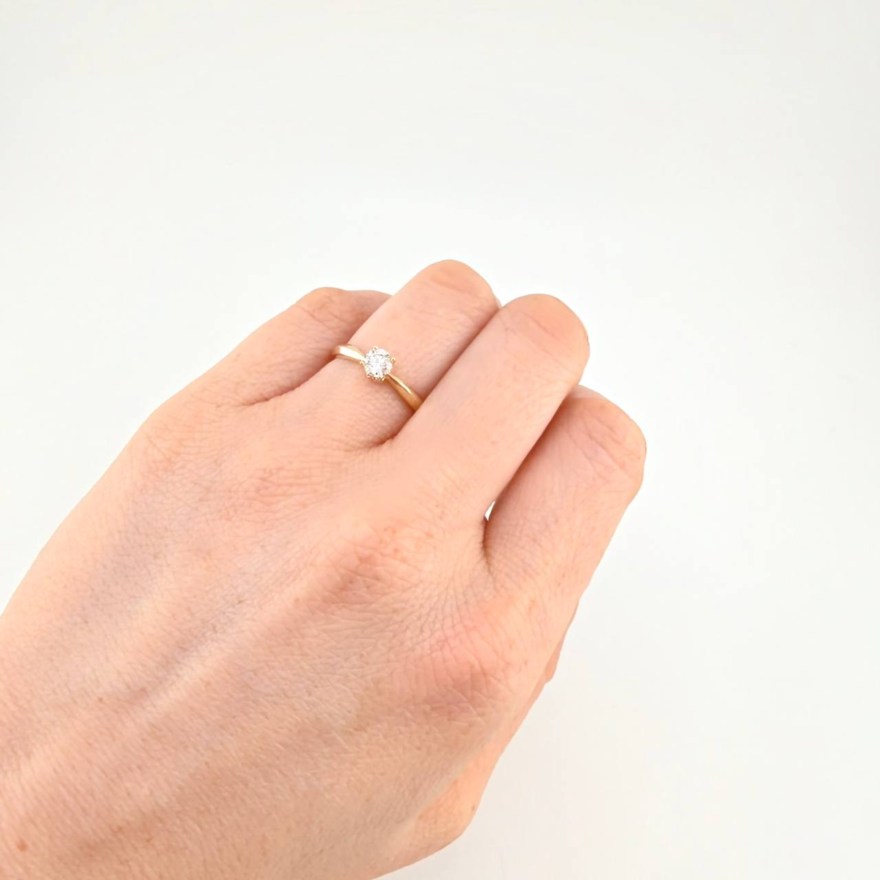 Anillo Solitario Liso 1.55 g / T7 3/4 Oro Amarillo 18K