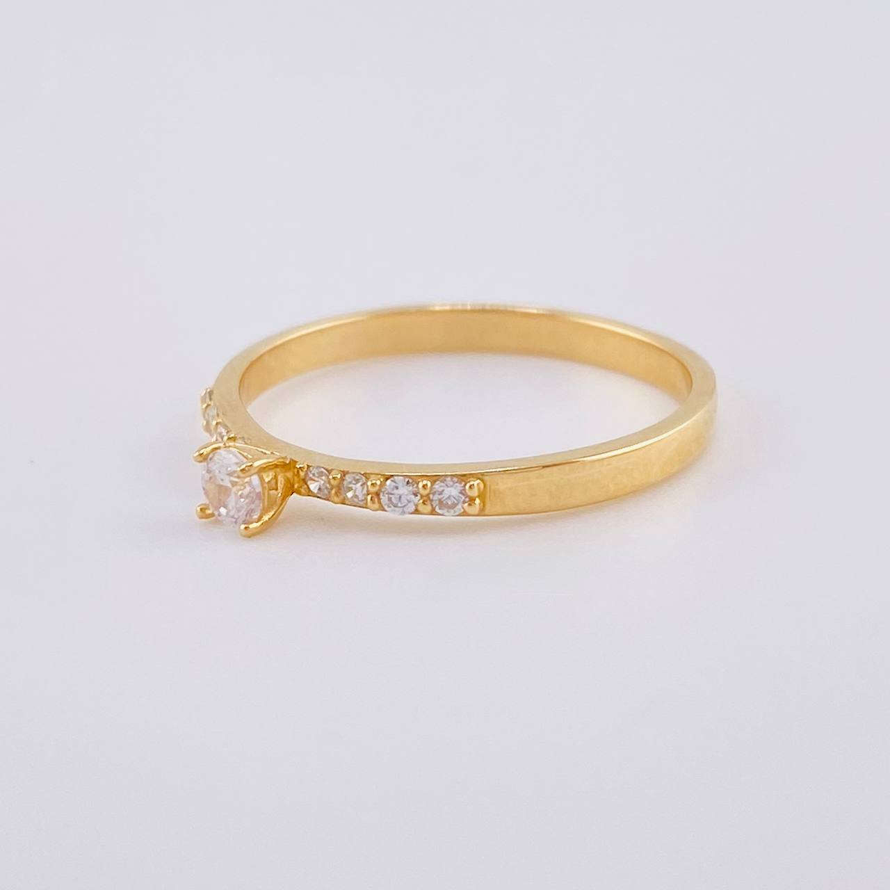 Anillo Solitario Cuatro Garras Tupido 1.9 g / T7 1/2 Oro Amarillo 18K