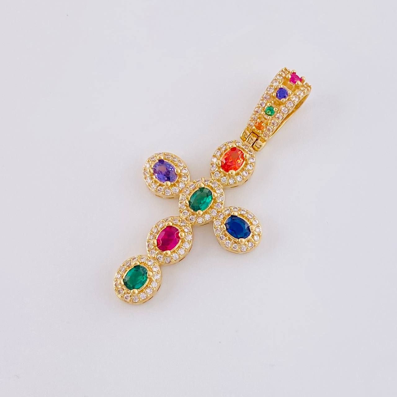 Dije Cruz Ovalo Tupida 5.75 g / 4.2 cm Oro Amarillo 18K
