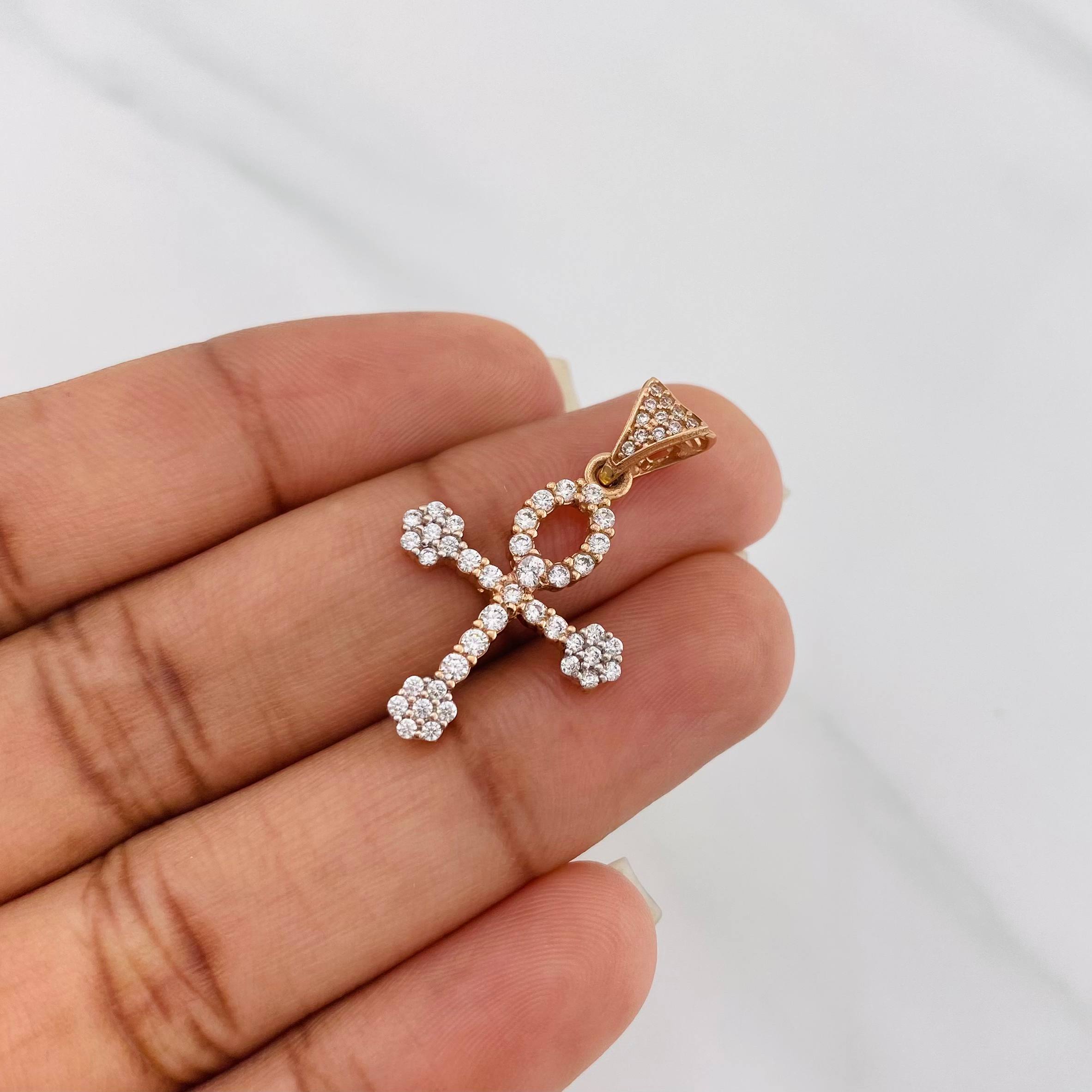 Dije Cruz 2.5 g / 3 cm Dos Oros Banco Rosa 18K