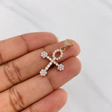 Dije Cruz 2.5 g / 3 cm Dos Oros Banco Rosa 18K
