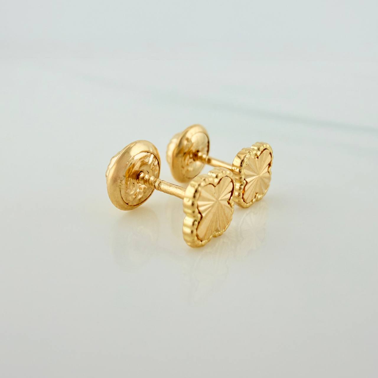 Topos Trebol 0.7gr / 5.05mm Oro Amarillo 18K &
