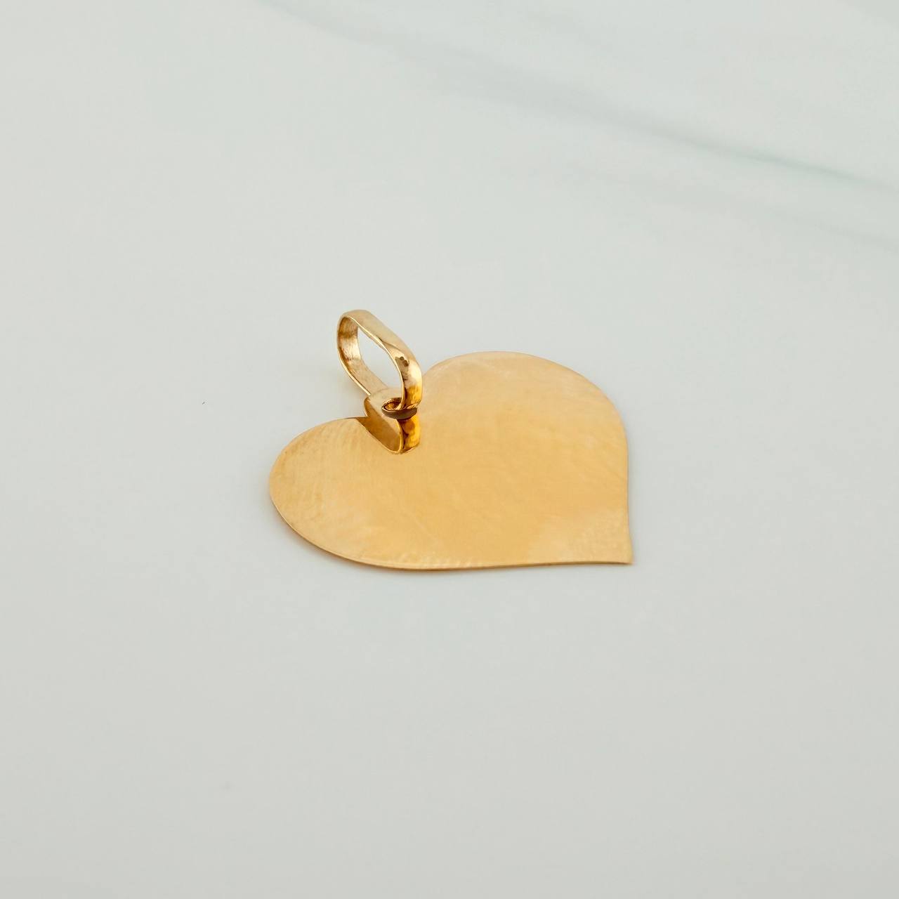 Dije Placa Corazón 1.15gr / 2.3cm / Oro Amarillo 18K %