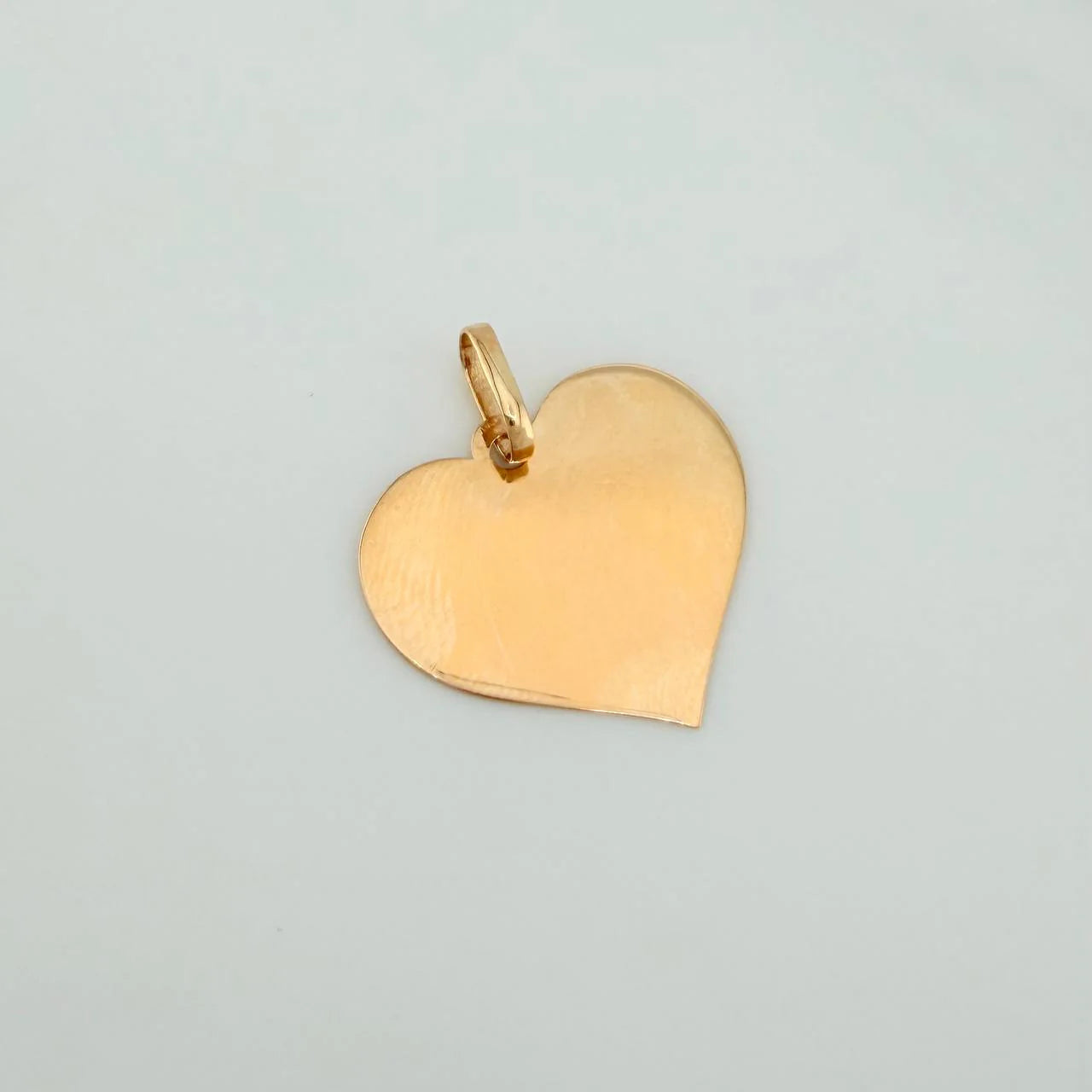 Dije Placa Corazon 1.05gr / 2.3cm / Oro Amarillo 18K &