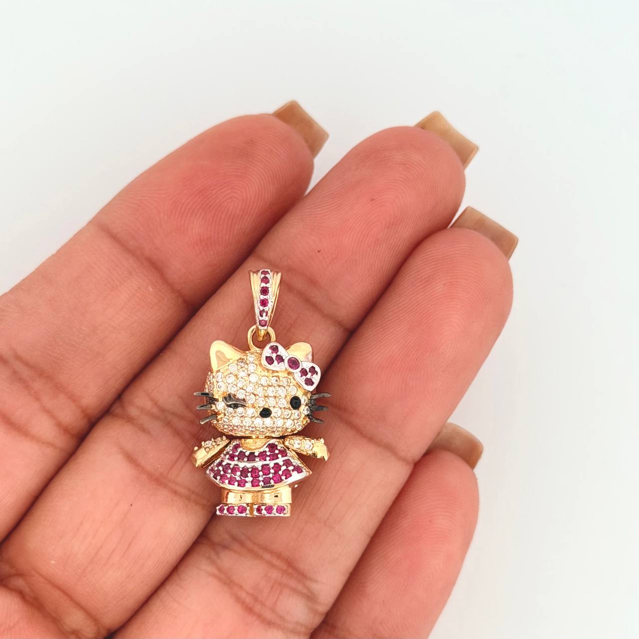 Dije Gata 5.15gr / 2.8cm / Dos Oros Amarillo Blanco 18K ©