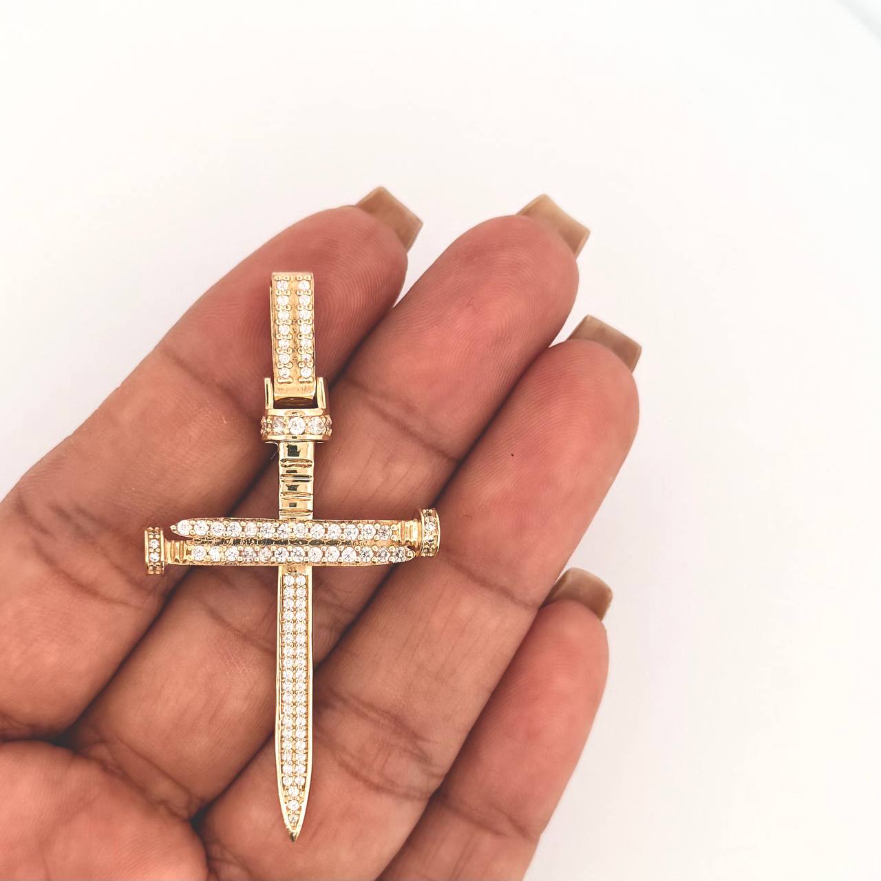 Dije Cruz Clavo 6.8gr / 5.8cm / Oro Amarillo 18K