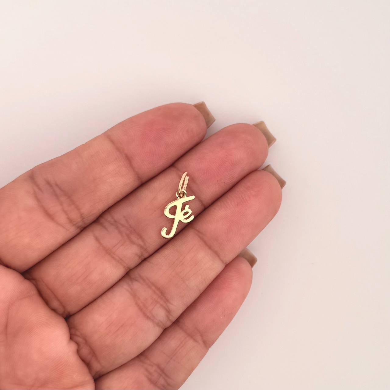 Dije Fé 0.75gr / 1.8cm / Oro Amarillo 18K
