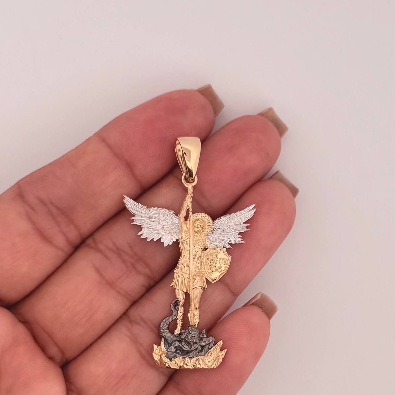 Dije San Miguel 6.8gr / 5.2cm / Dos Oros Amarillo Blanco 18K