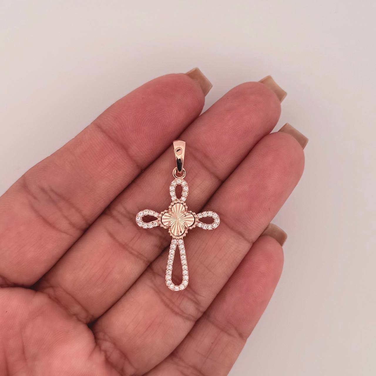 Dije Cruz Trebol 2.15gr / 3.5cm / Oro Amarillo Nac.Esp. 18K