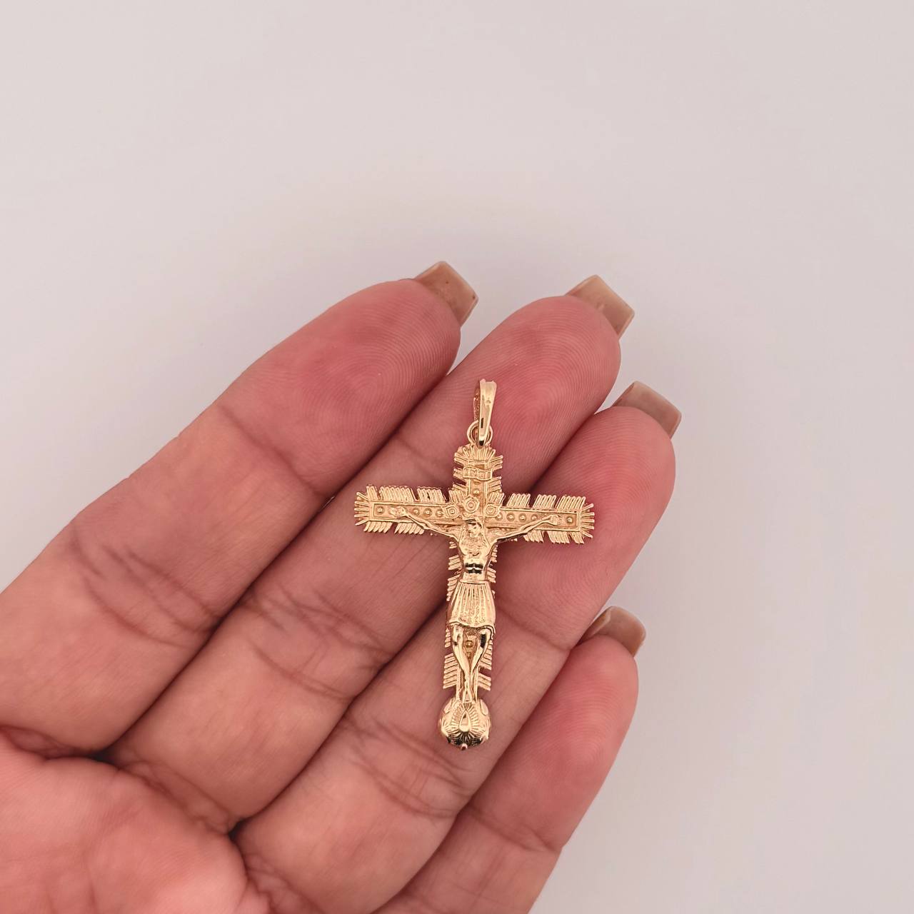 Dije Cruz Cristo Milagroso 5.35gr / 4.3cm / Oro Amarillo 18K