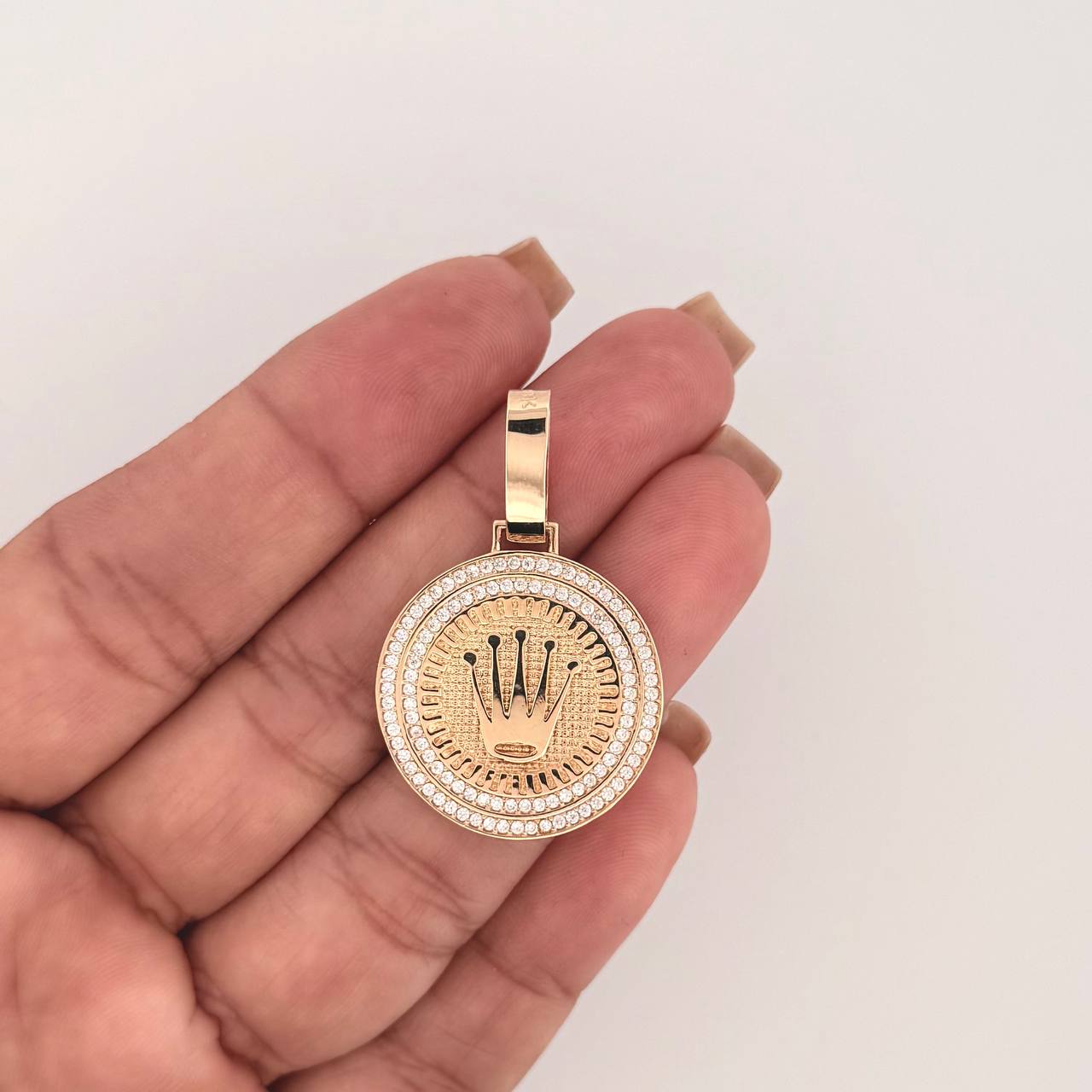 Dije Placa Corona Circular 5.7gr / 3.8cm / Oro Amarillo 18K