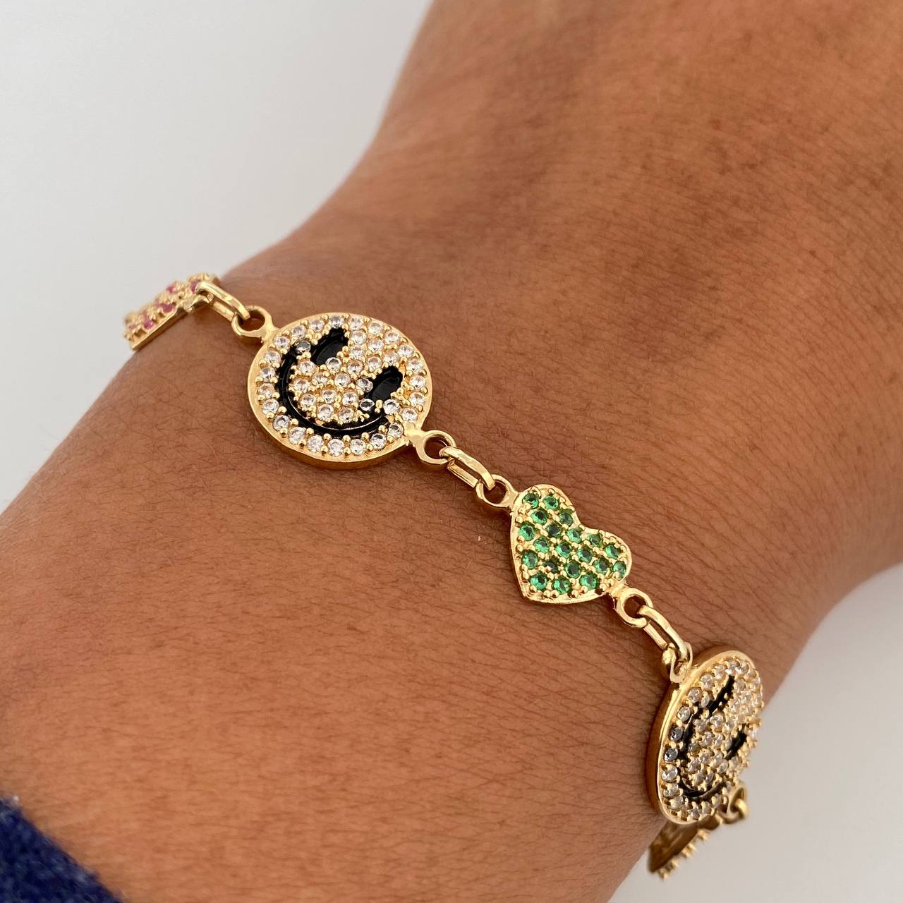 Pulso Carita Feliz Corazones 10.1gr / 18.4cm / Oro Amarillo 18K $