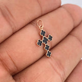 Dije Cruz Treboles 0.85gr / 2.5cm / Oro Rosa 18K &