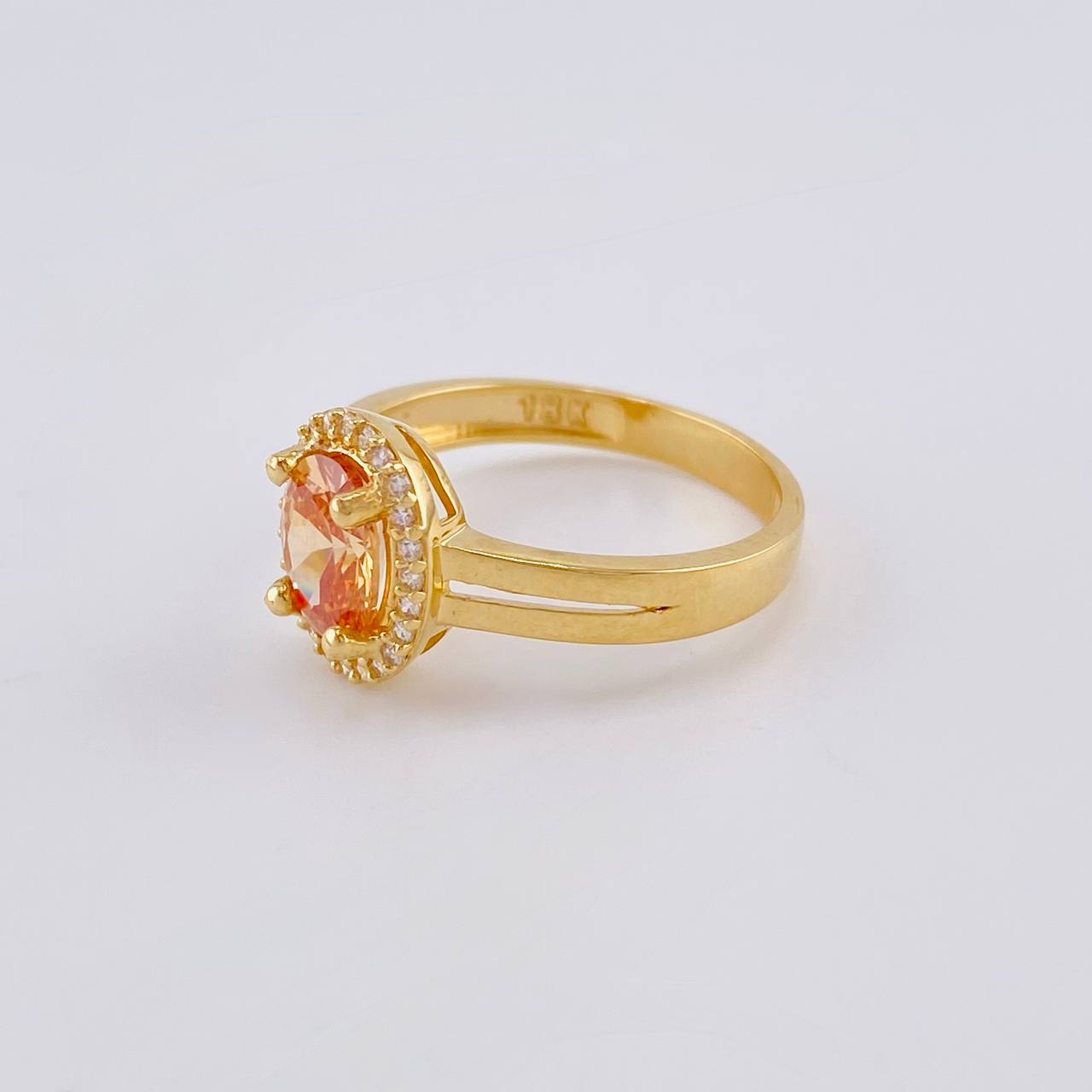 Anillo Ovalo Tupido Divisible 3.65 g / T7 1/2 Oro Amarillo 18K