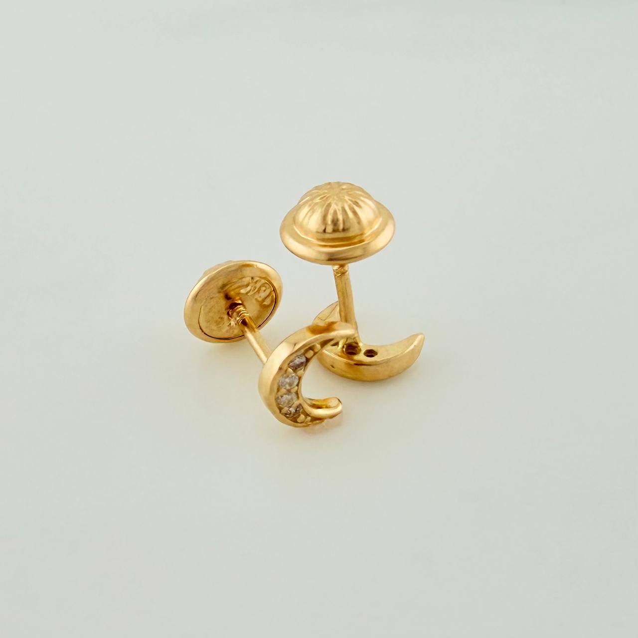 Topos Luna 0.8gr / 4.5mm Oro Amarillo 18K
