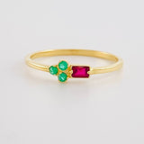 Anillo Flor Rectangular Rubí 8pts Esmeralda 3pts 1.45g / T6 Oro Amarillo 18K
