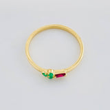 Anillo Flor Rectangular Rubí 8pts Esmeralda 3pts 1.45g / T6 Oro Amarillo 18K