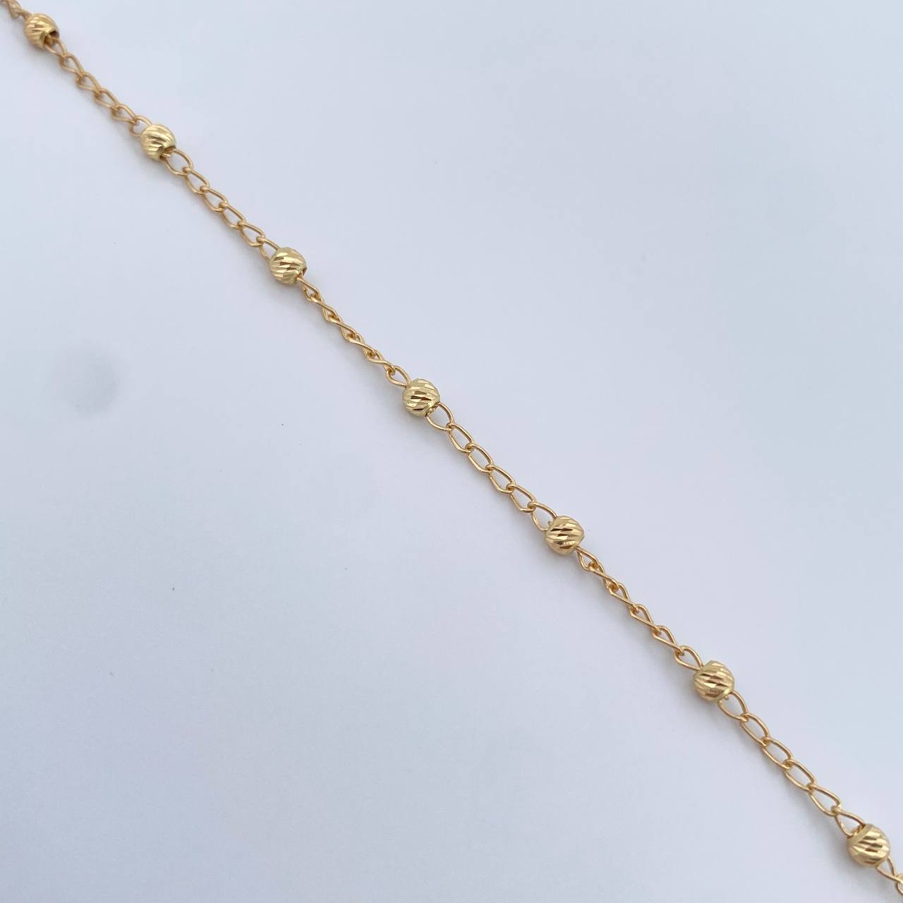 Pulso Denario Virgen Milagrosa 2.45gr / 20.6cm / 3mm Bolas Diamantadas Oro Amarillo 18K $