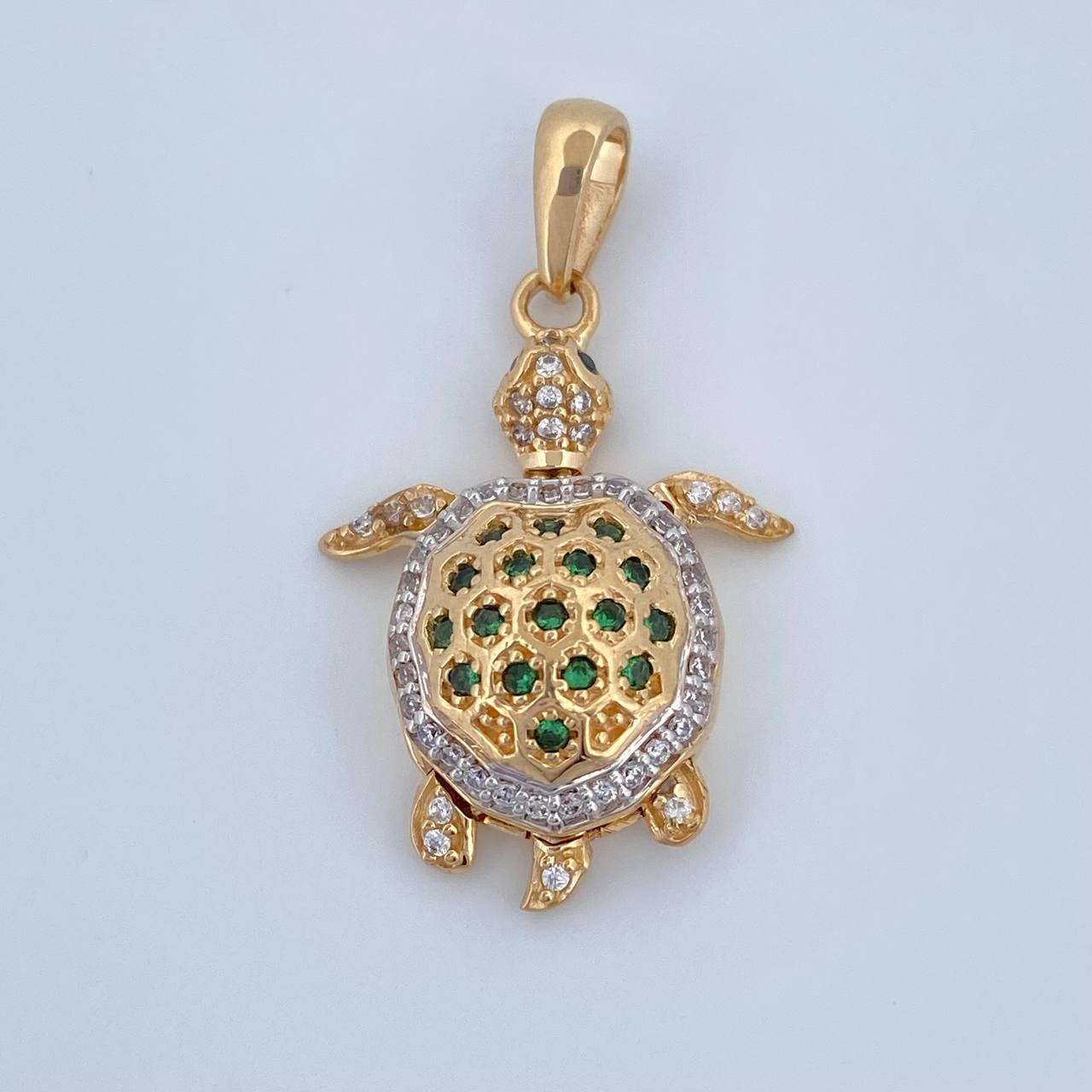 Dije Tortuga Articulada 4.15gr / 3cm / Circones Verdes Blancos Dos Oros Amarillo Blanco 18K $