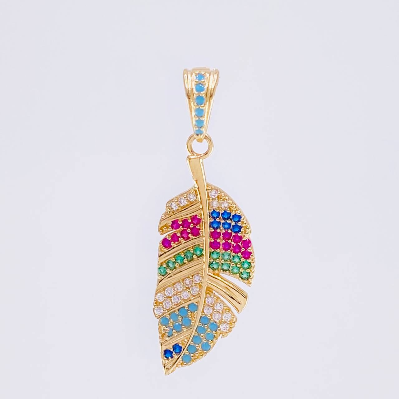 Dije Pluma Multicolor 2.5 g / 3.5 cm Oro Amarillo 18K
