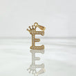Dije Letra E Corona 1.4gr / 2.5cm / Circones Blancos Oro Amarillo 18K ©