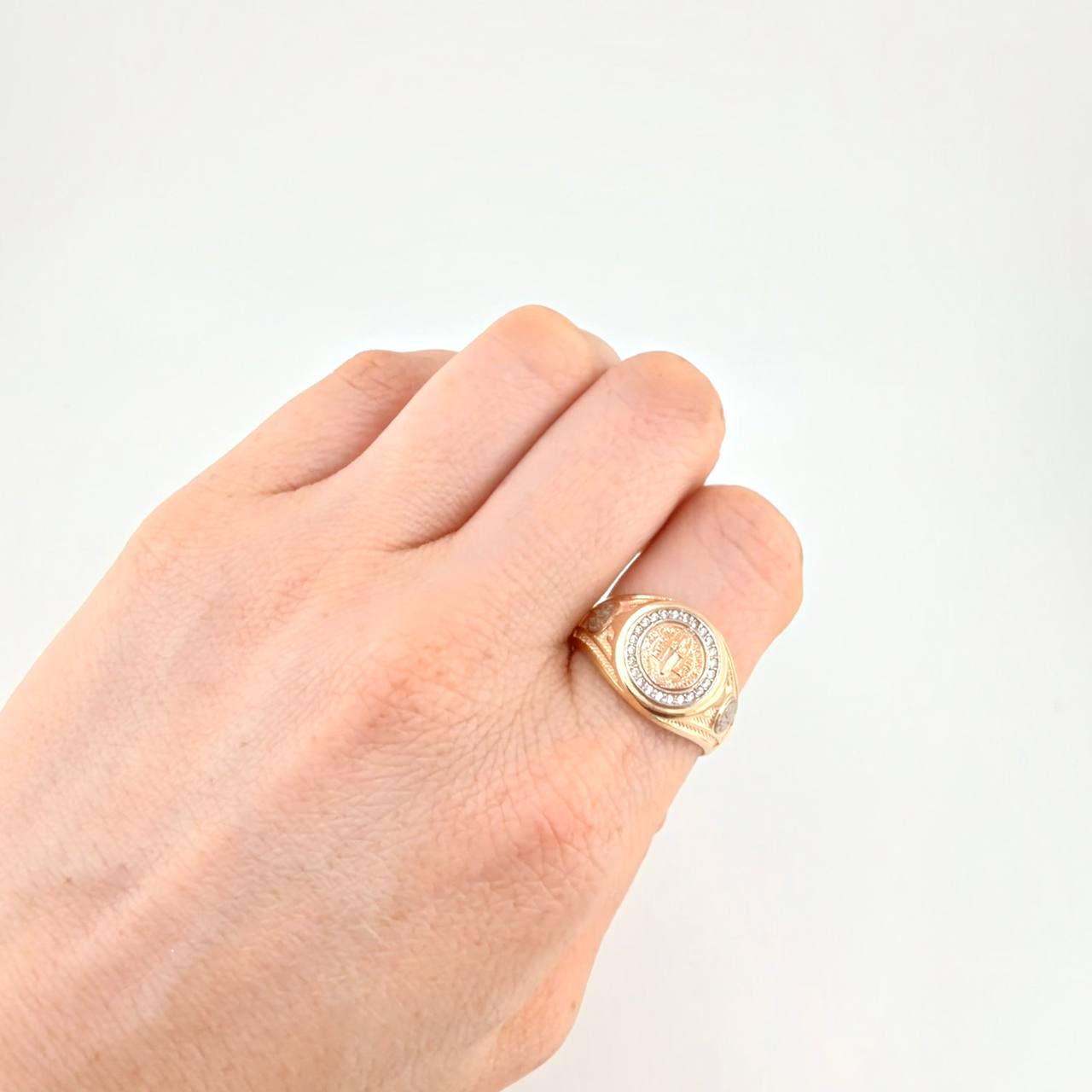 Anillo San Benito 6.1 g / T9 1/2 Tres Oros 18K