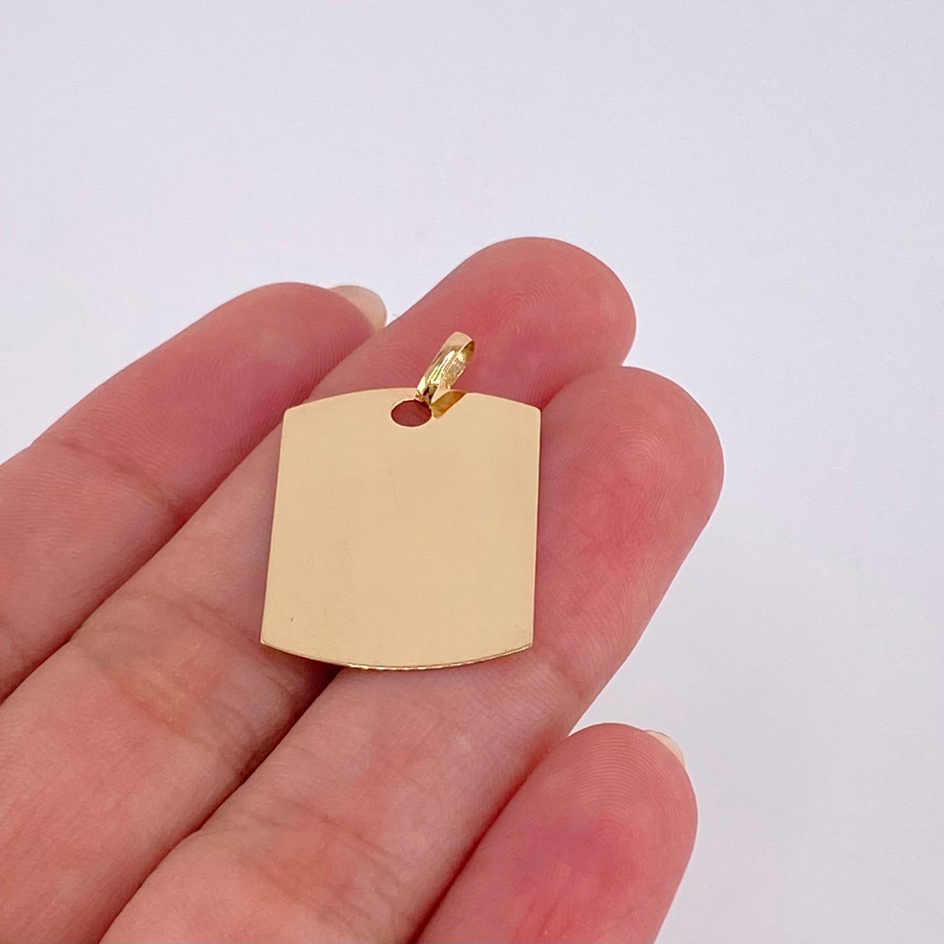 Dije Placa Rectangular Ovalada 1.9 g / 2.8 cm Oro Amarillo 18K