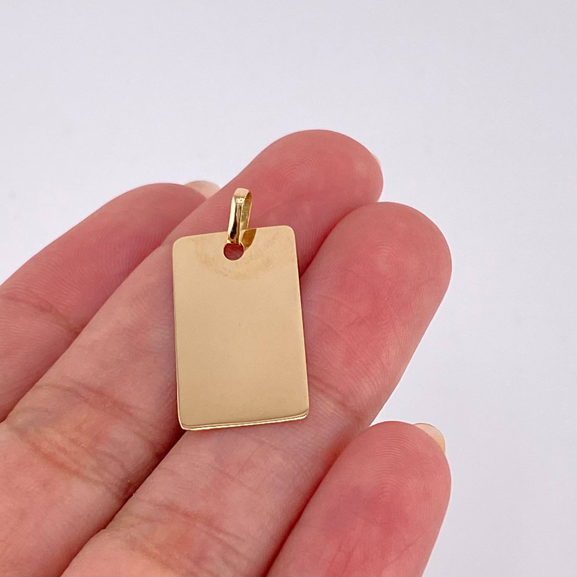 Dije Placa Rectangular 1.4 g / 2.7 cm Oro Amarillo 18K