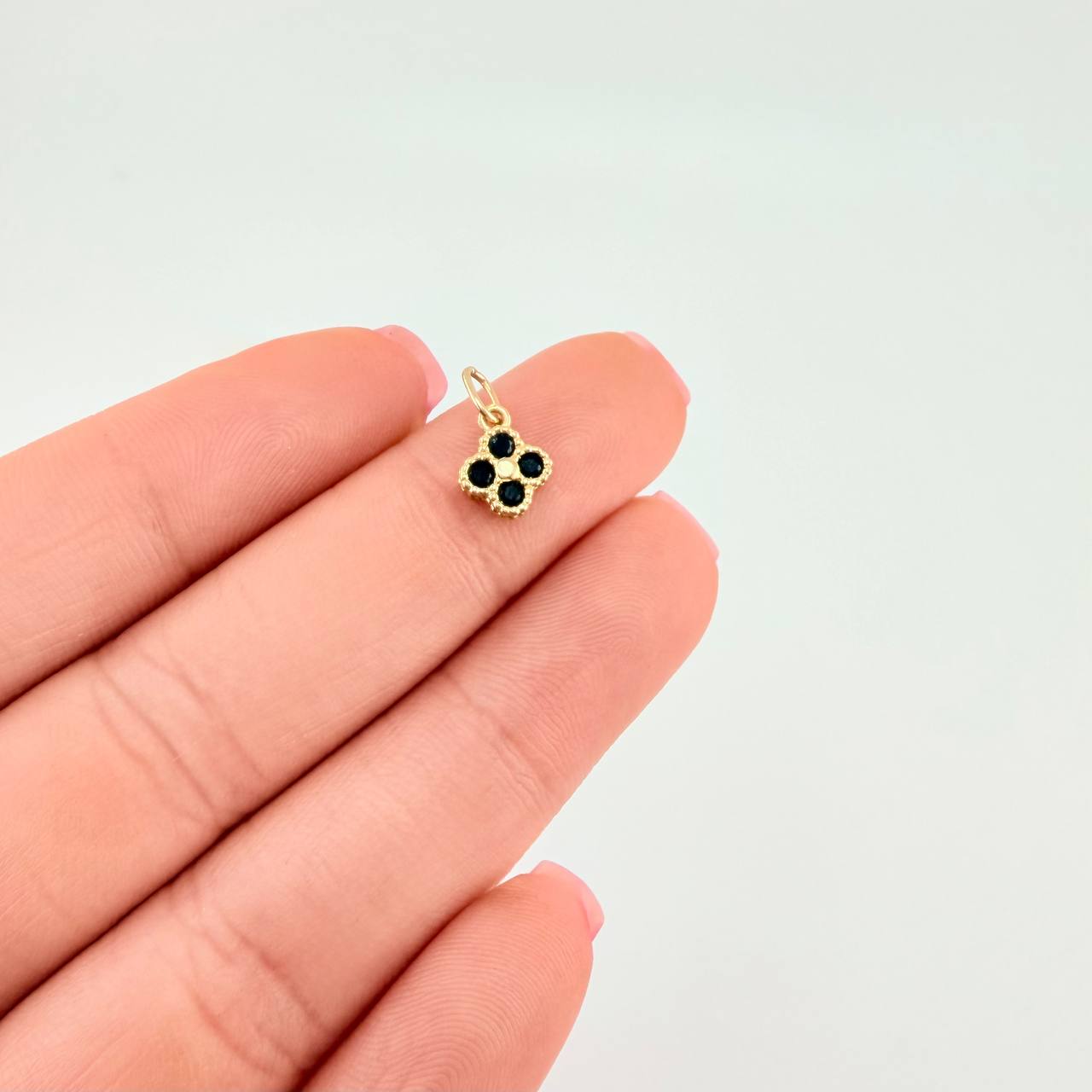 Dije Flor Trebol Cuatro Hojas 0.5 g / 1.2 cm Oro Amarillo 18K