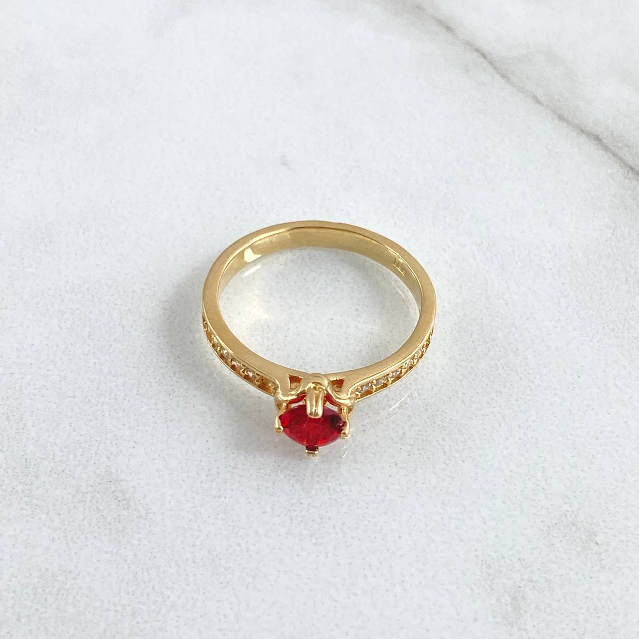 Anillo Solitario Barroco 2.8gr / T5 3/4 / Circones Blancos - Rojo Oro Amarillo 18K