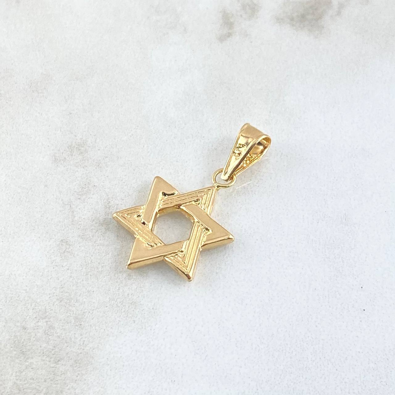 Dije Estrella De David 1.15gr / 2.5cm / Rayada  Oro Amarillo 18K
