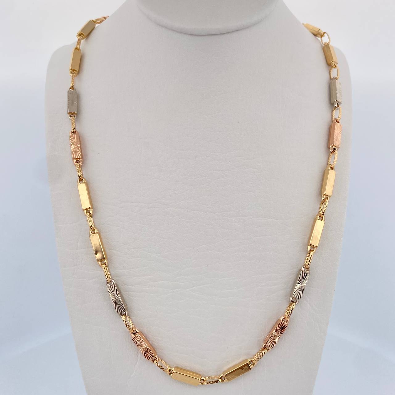 Cadena Rustica Rectangular 13.2gr / 60.8cm / 3.5mm Diamantada Tres Oros 18K $