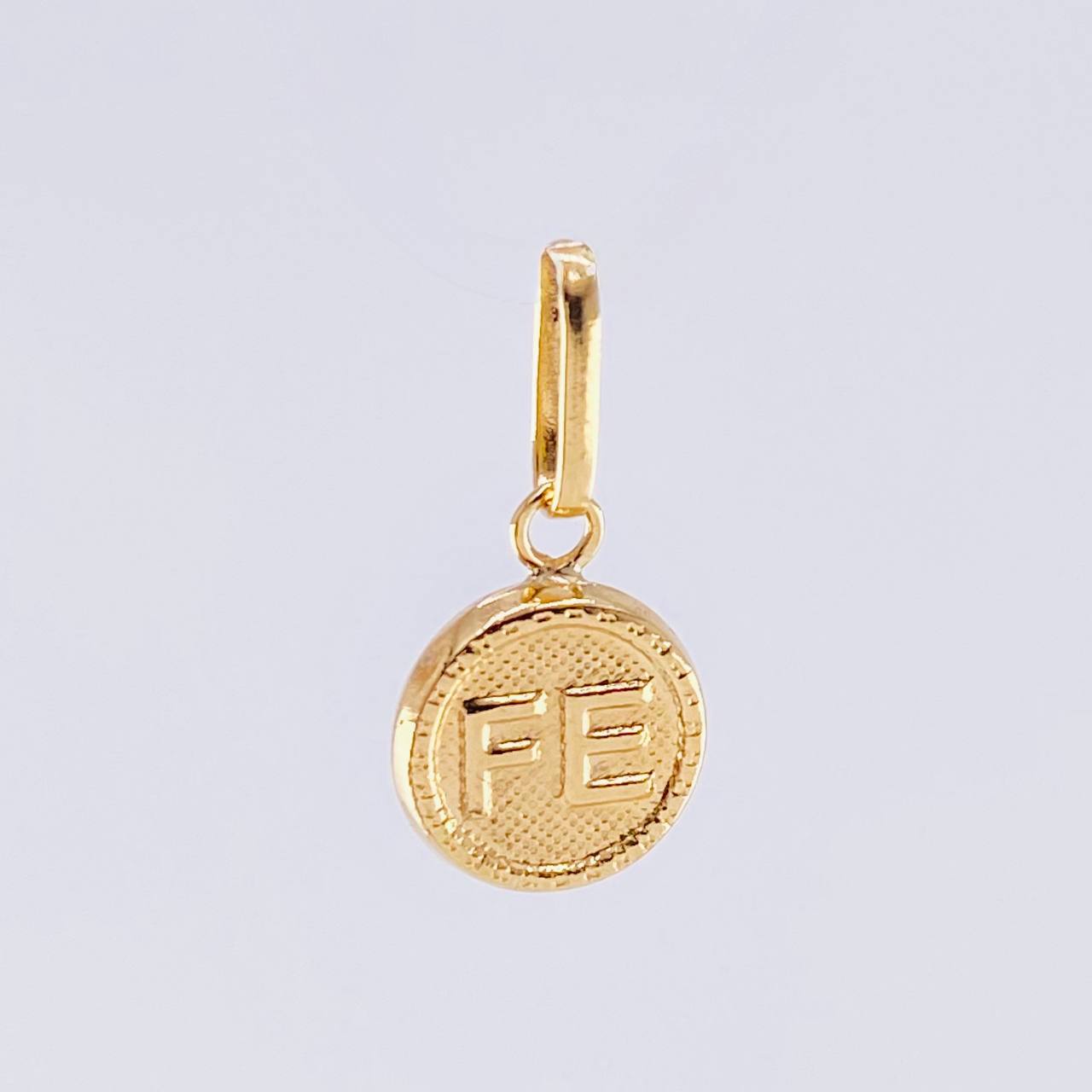 Dije Fe 0.8gr / 2cm / Oro Amarillo 18K *