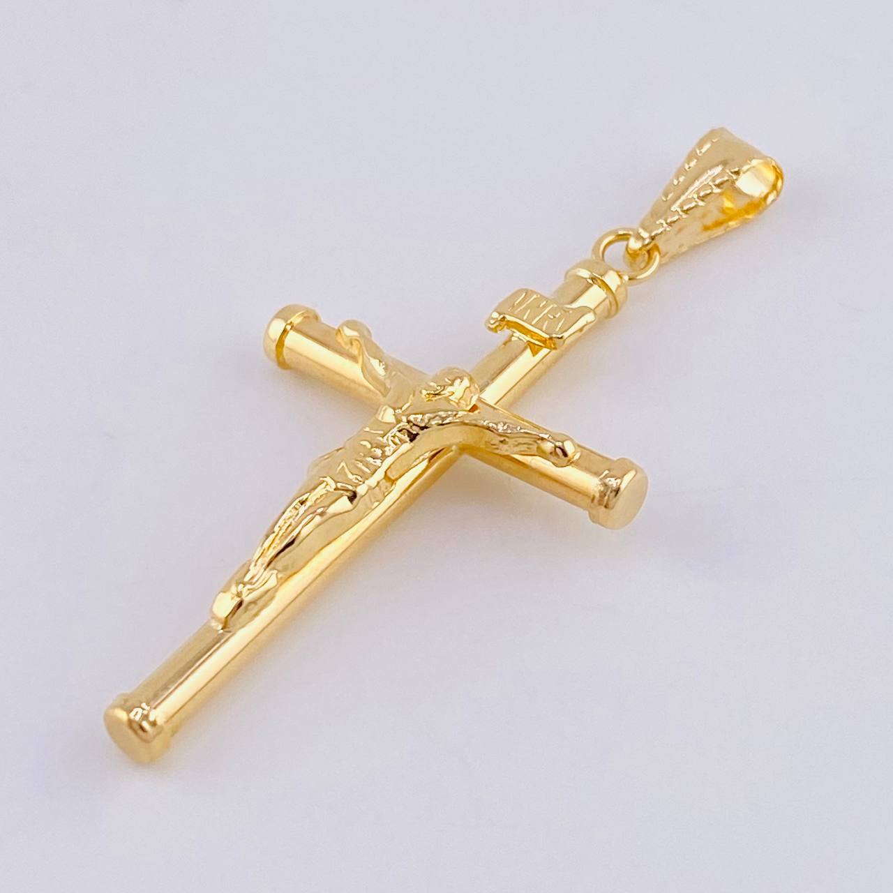 Dije Cruz Cristo Baston 1.4gr / 4.5cm / Oro Amarillo 18K ©