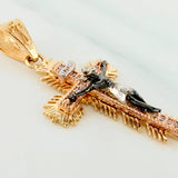 Dije Cruz Cristo Milagroso De Buga 4.2 g / 4 cm Tres Oros 18K