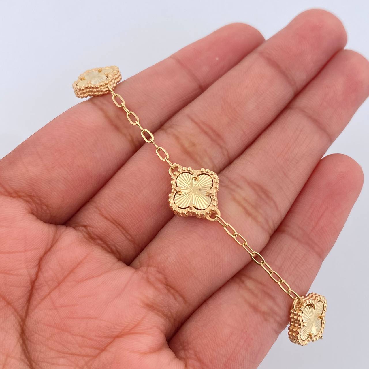 Pulso Aro Seguido Trebol 4.75gr / 16.8cm-18cm / Oro Amarillo Nac.Esp. 18K &