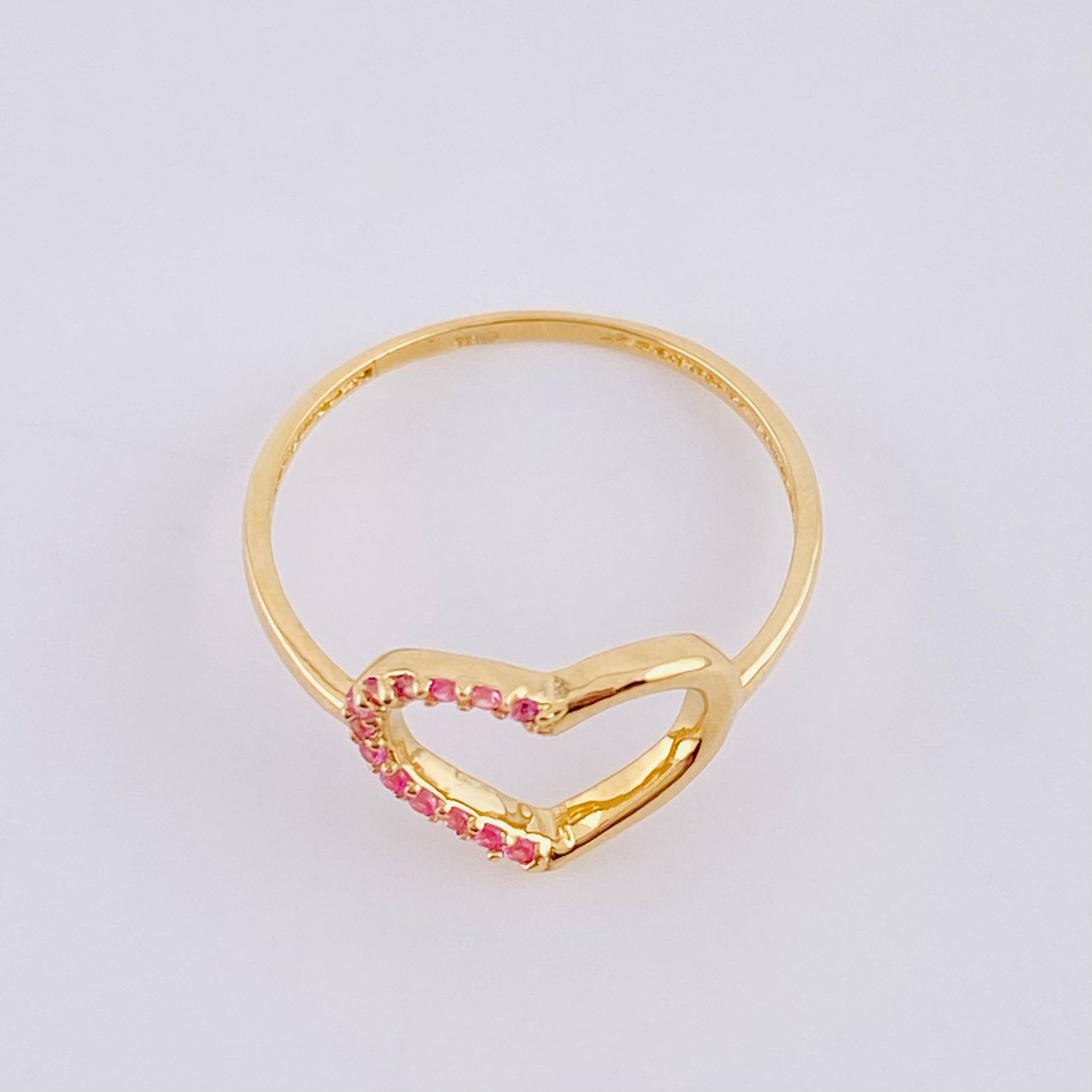 Anillo Silueta Corazón 1.35g / T7 Oro Amarillo 18K