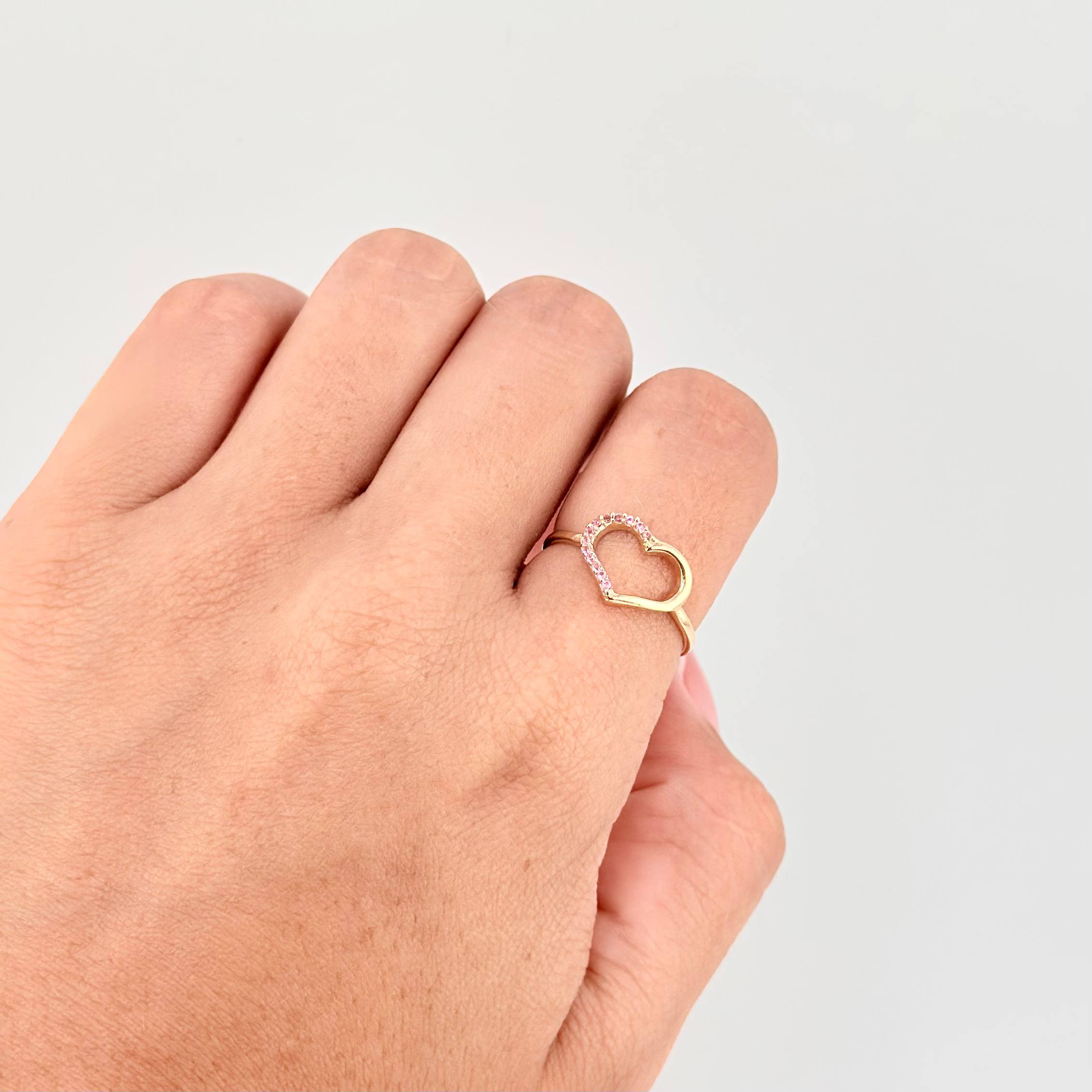Anillo Silueta Corazón 1.35g / T7 Oro Amarillo 18K
