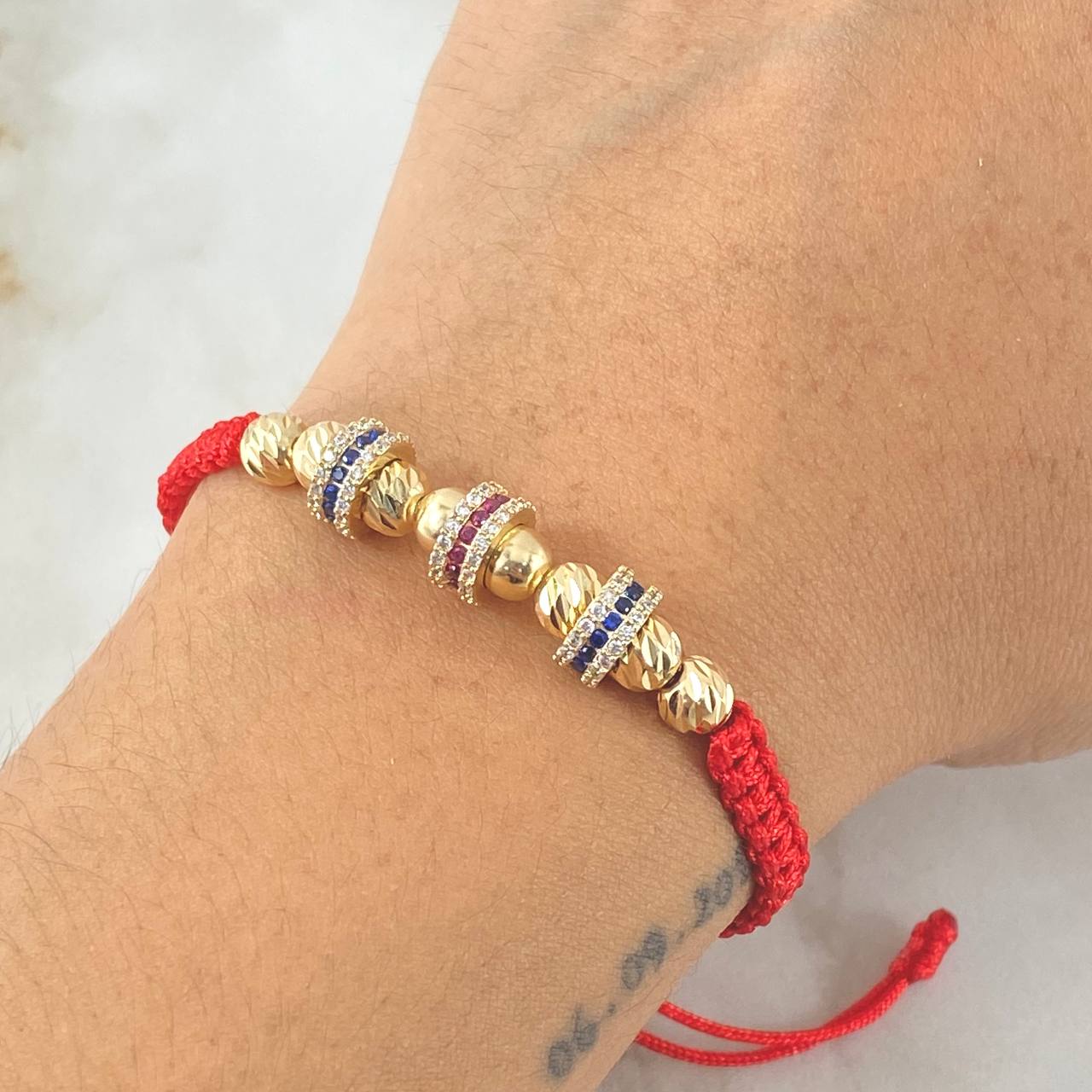 Pulsera Roja Herrajes Aros 3.85gr / Oro Amarillo 18K *
